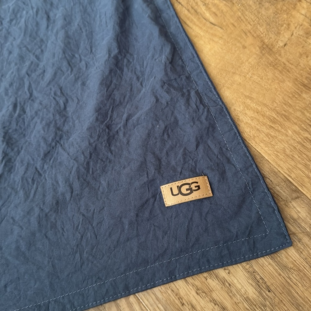 SINGLE UGG King Blue Pillow Sham
